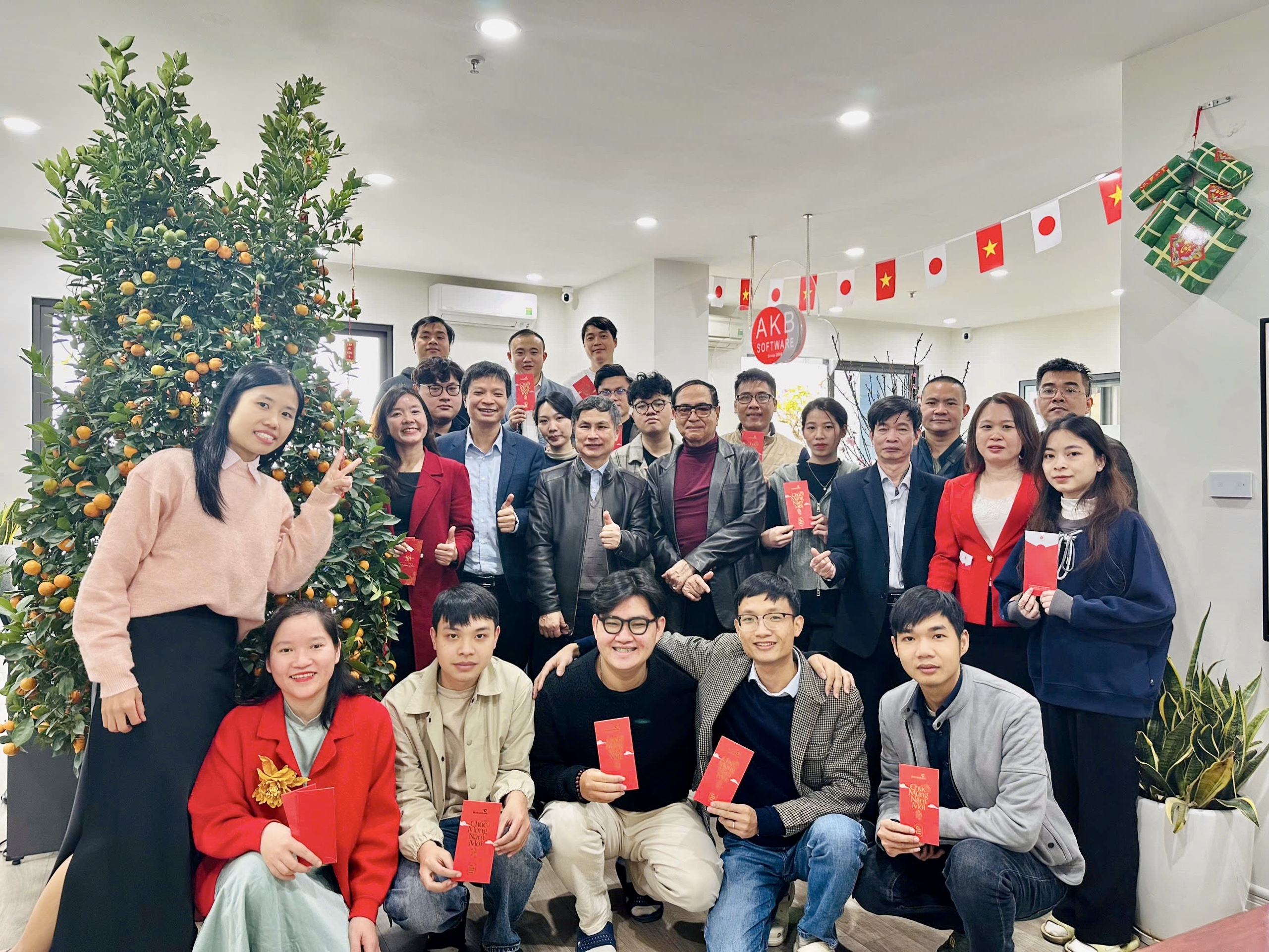 2025 AKB nam moi voi lanh dao GRAIC